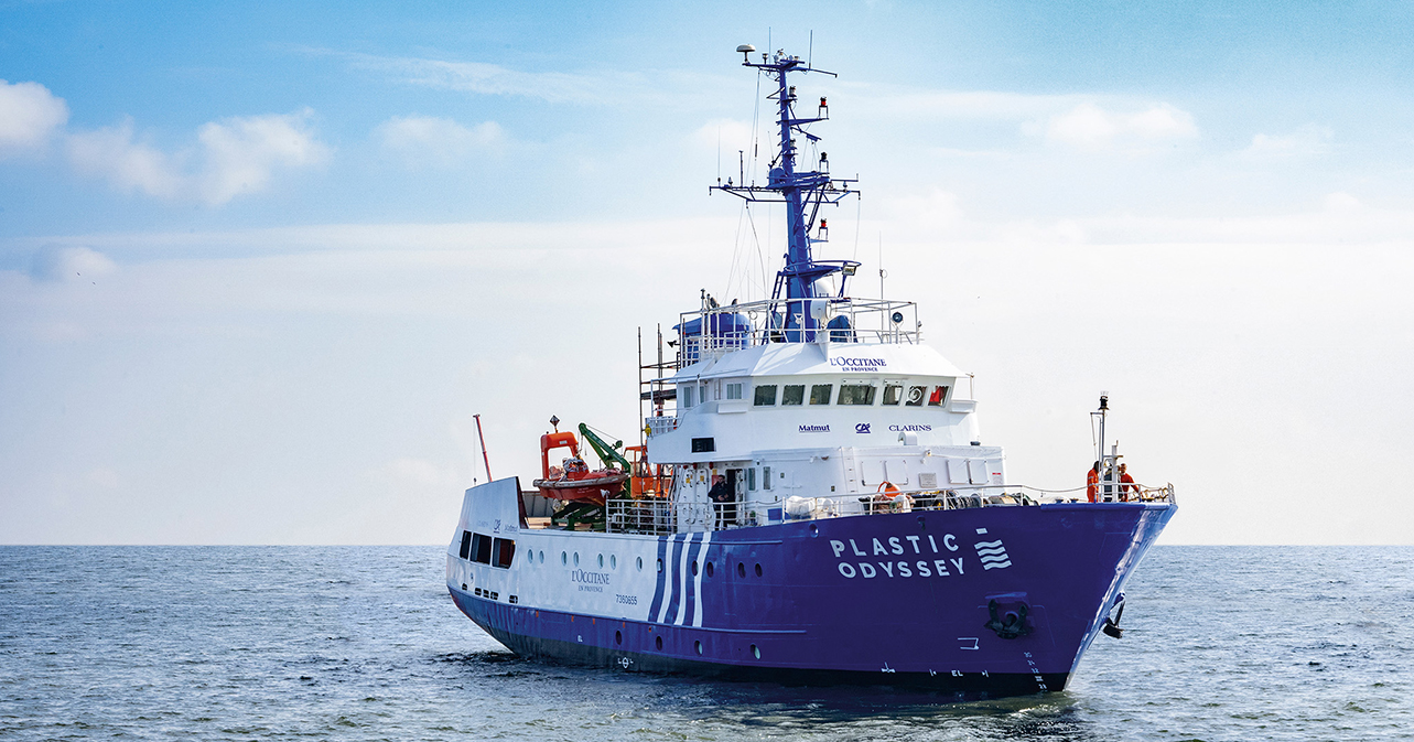 Bateau Plastic Odyssey - Crédit Agricole 1re banque France particuliers professionnels institutions agriculture entreprise