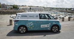 Le bus « Sur les Routes des transitions » fait escale dans les Côtes d’Armor où l’agroalimentaire porte le développement économique du territoire