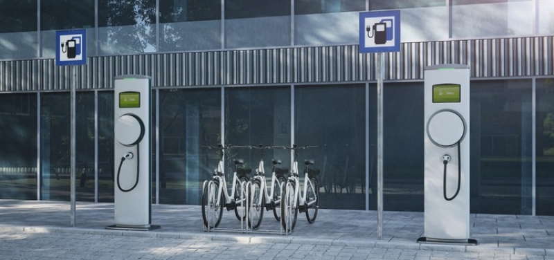 V&eacute;los &eacute;lectriques avec bornes de recharge